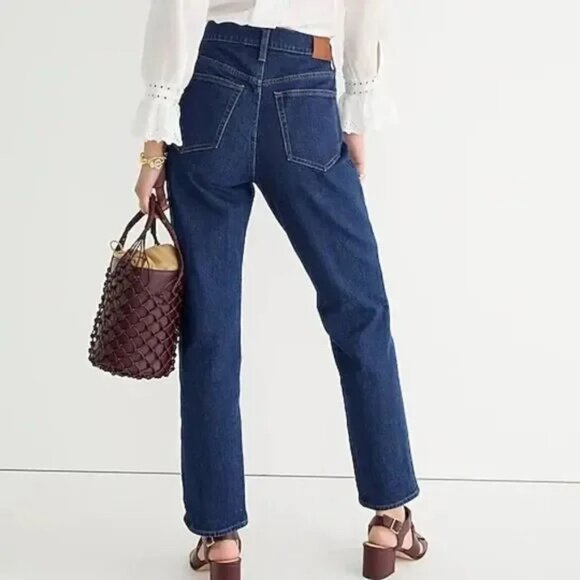 J. Crew High-Rise '90s Classic Straight Jean in Rinse Wash | Size 28 - Picture 2 of 9